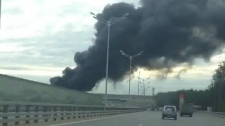 Одинцово пожар можайское шоссе. Пожар в немчиновке сейчас. Пожар на минском шоссе сегодня. В одинцово сгорел рынок. Авария на минском шоссе сегодня.