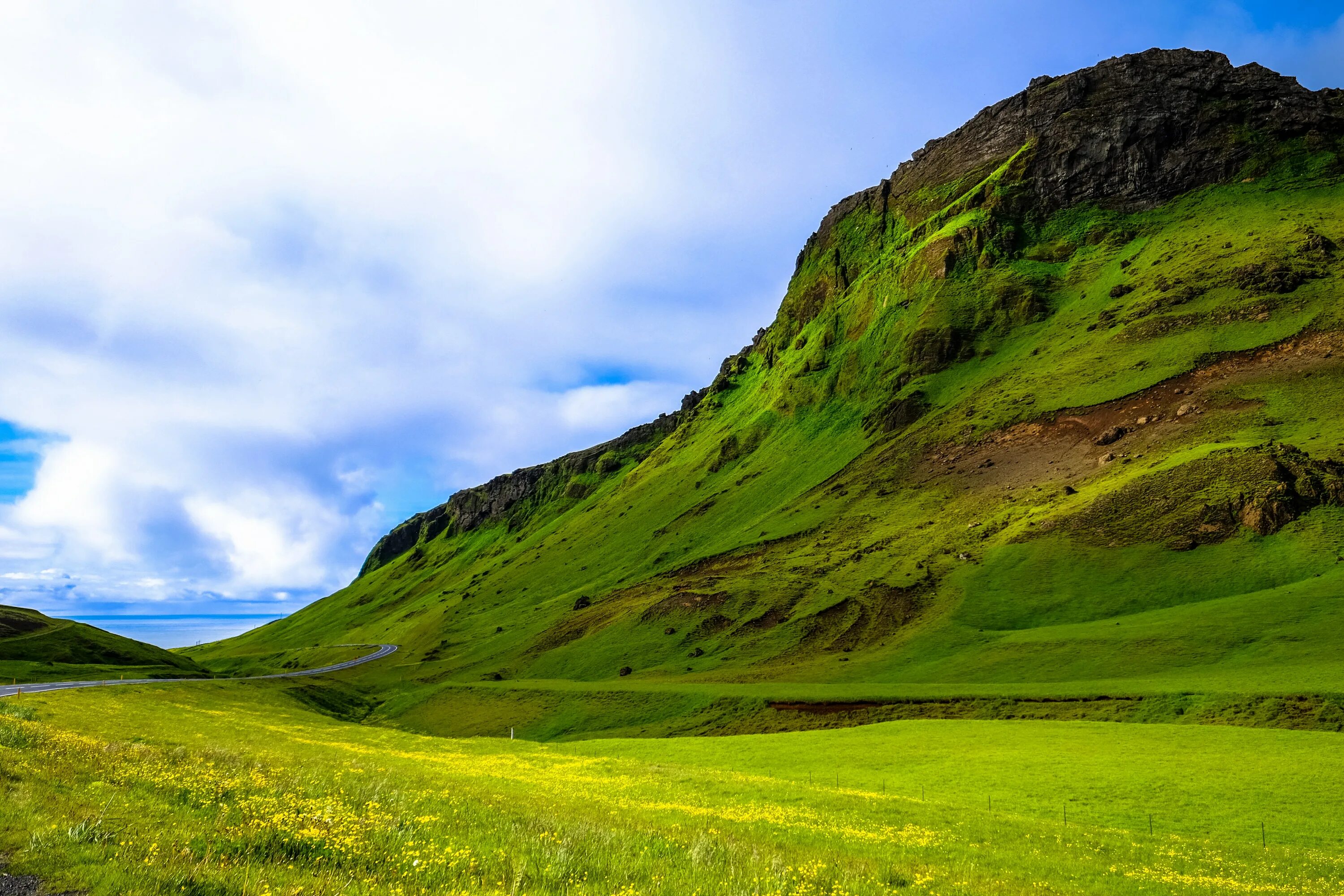 Hill ranges. Грин маунтин гора. грин маунтинс хребет. green hills зеленые холмы ирландии. зеленые холмы дагестан.