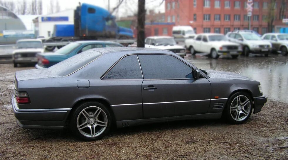 Mercedes Benz w124 Coupe. Мерседес волчок 124 купе. Волчок Мерседес w124 купе. Мерседес Бенц 124 купе.