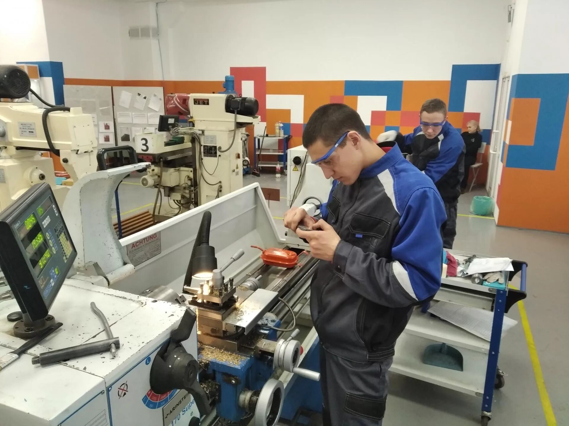 Колледж технологии машиностроения минск. Колледж технологии машиностроения минск. Заключенные. Техникум высоких технологий машиностроения общежитие. Уо республиканский институт профессионального образования минск.