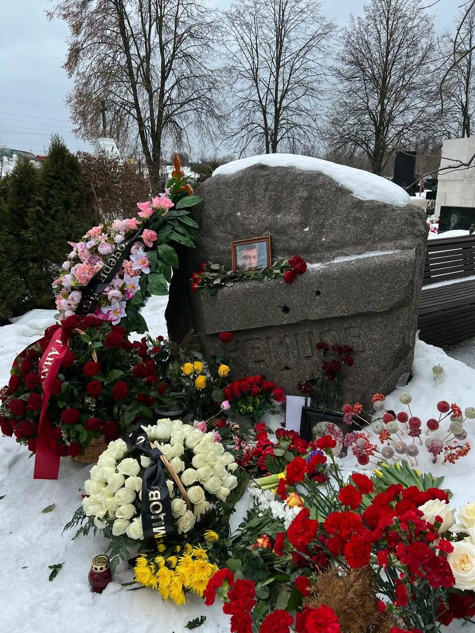 Как сейчас выглядит могила Кто ухаживает за могилой Шатунова на Троекуровском кладбище