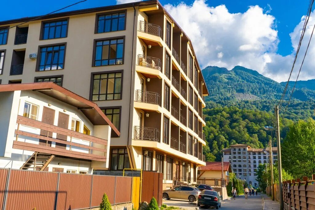 Эсто садок горнолыжный курорт. Красная поляна д 2. Жк красная поляна нижний новгород фото. Rosa ski inn роза хутор. Жилой комплекс красная поляна нижний новгород.