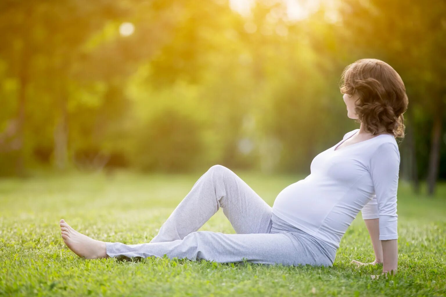 Выносить и родить здорового. Беременные женщины. Счастливые беременные женщины. Фотосессия беременных.