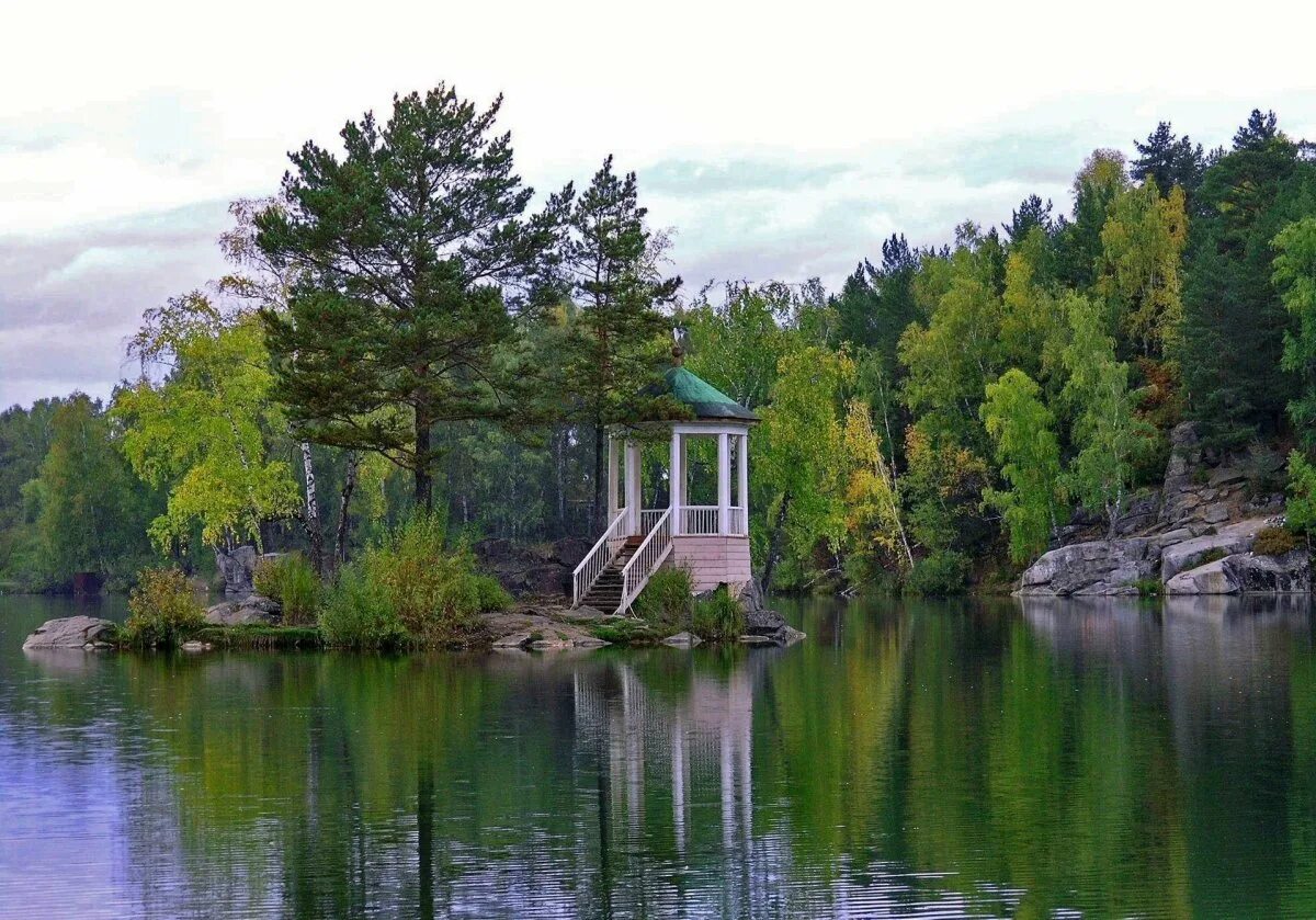 Озеро ая Алтайский край. Озеро Айское горный Алтай. Горно Алтайск озеро ая. Айя озеро Алтайский край.