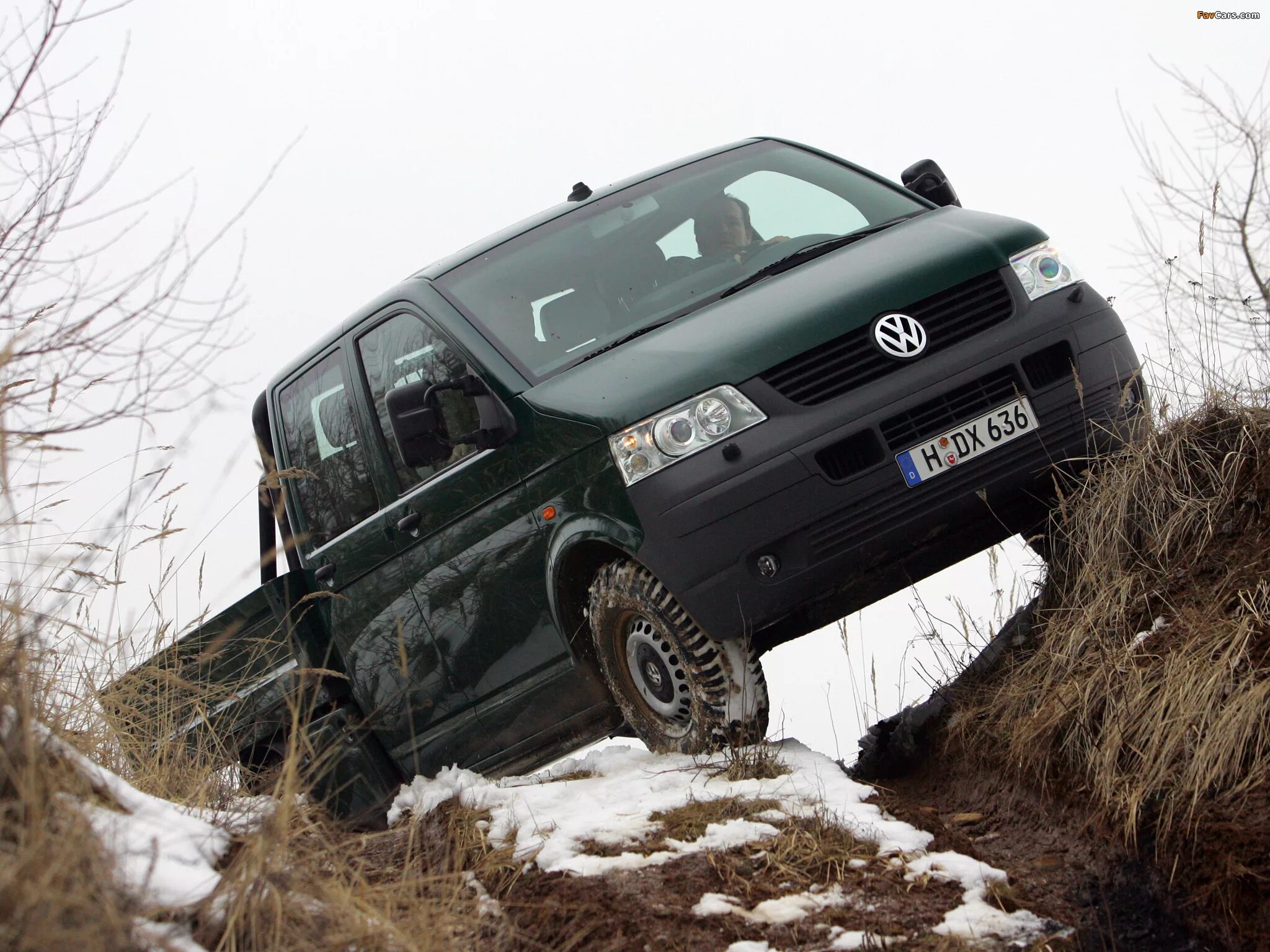 Фольксваген транспортёр т5 4х4. Фольксваген Транспортер т4 4х4. Volkswagen Transporter t6 внедорожный. Фольксваген Мультивен 4х4.