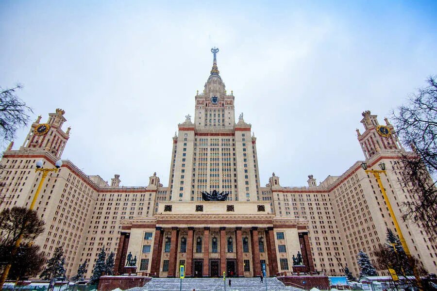 В мгу есть программирование. Мгу москва. мгу ломоносов. мгу главный фасад. здание мгу.