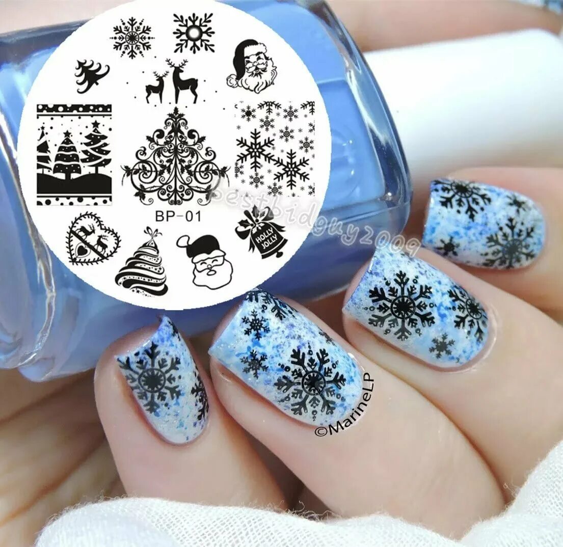 Новогодний маникюр с наклейками. Маникюр со стемпингом зима. Маникюр на новый год со стемпингом. Новогодний маникюр со штампами. Новогодний маникюр со стемпингом.
