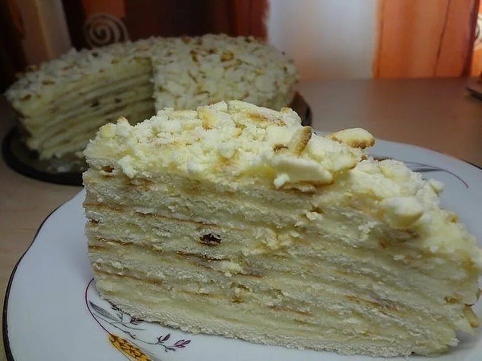 Печеночный пирог. Торт верховина рецепт с фото. Торт на сковороде со сгущенкой с заварным кремом. Домашние торты. Киевский торт крещатик.