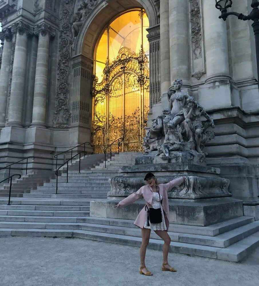 Paris swift. Тейлор свифт париж. taylor swift live from paris.
