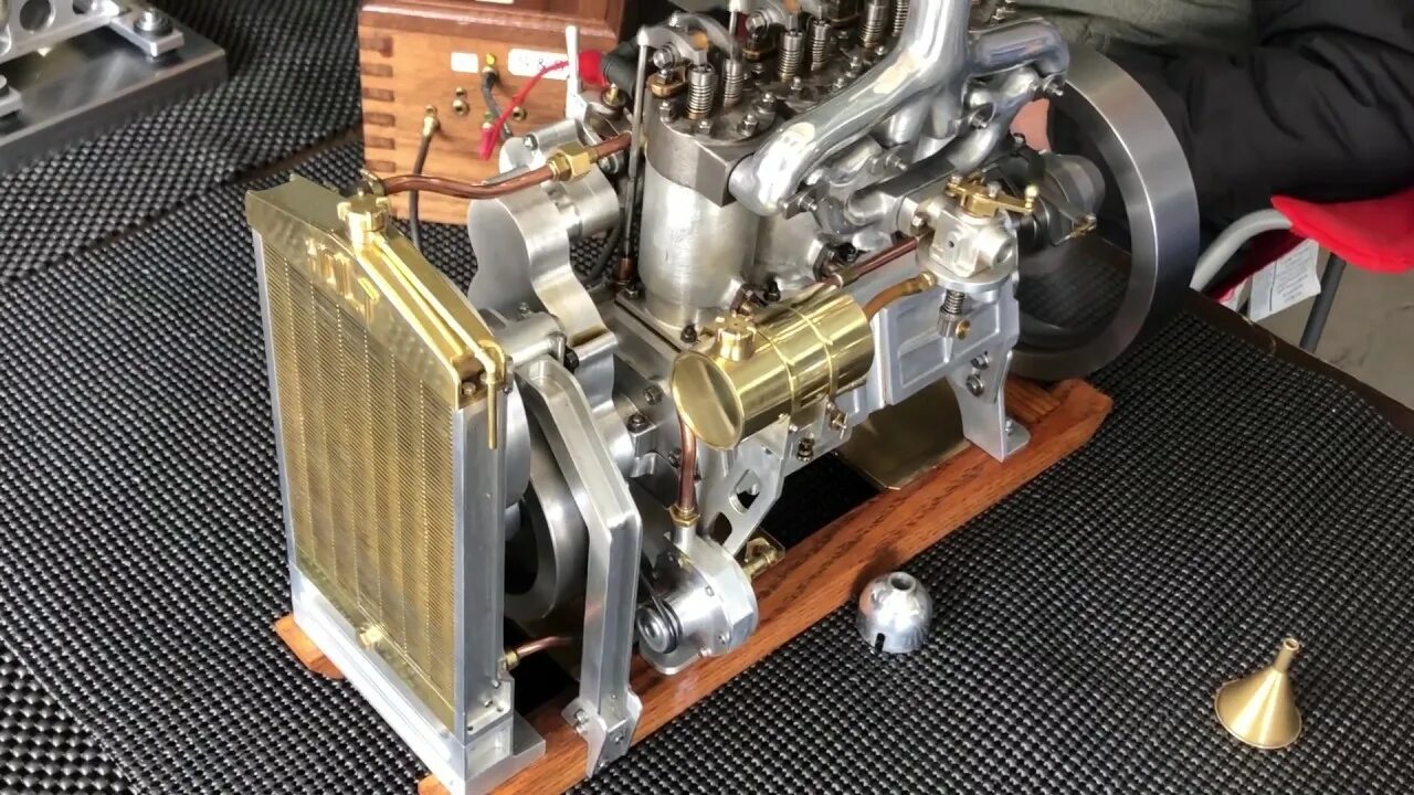 Gas engine. Caterpillar holt 75 двигатель. двигатель хольт 75 мини. двигатель хольт 75 мини макет. old holt engine.