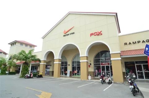 Outlet mall