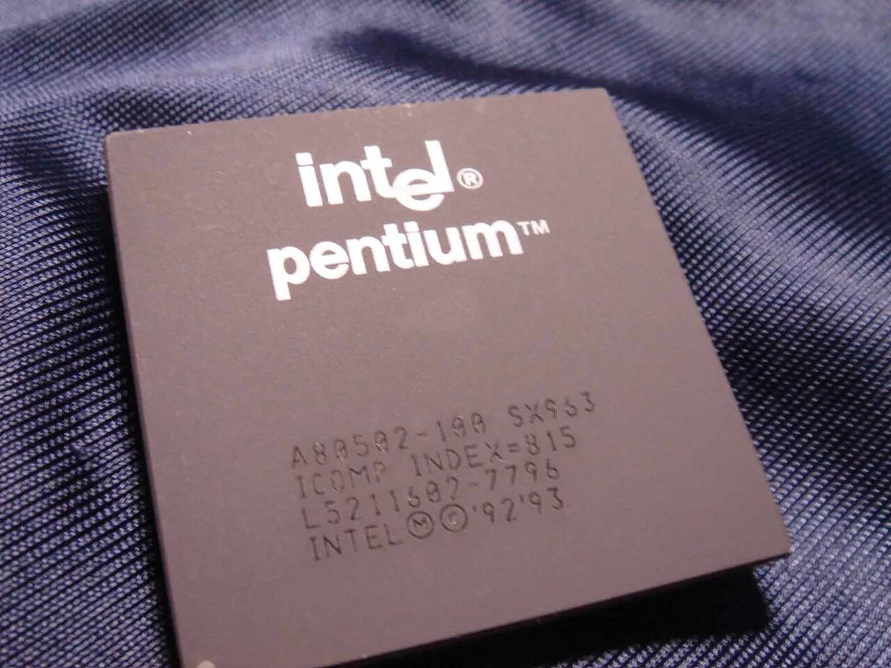 Pentium 1. Первый процессор Intel Pentium. ПК Pentium 1. Интел пентиум 1. Пентиум 1