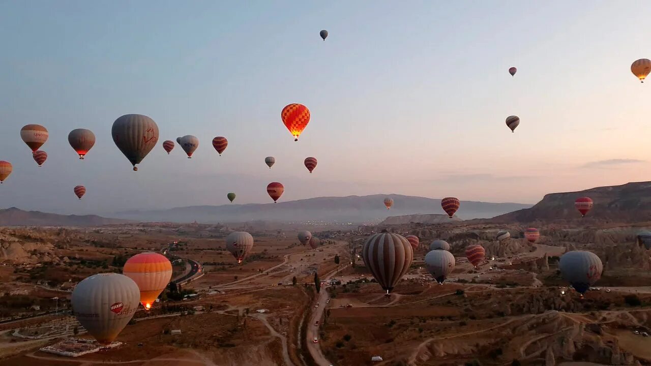турция каппадокия воздушные. каппадокия фестиваль воздушных шаров 2023. шары в турции каппадокия. постер каппадокия. каппадокия летают ли шары.