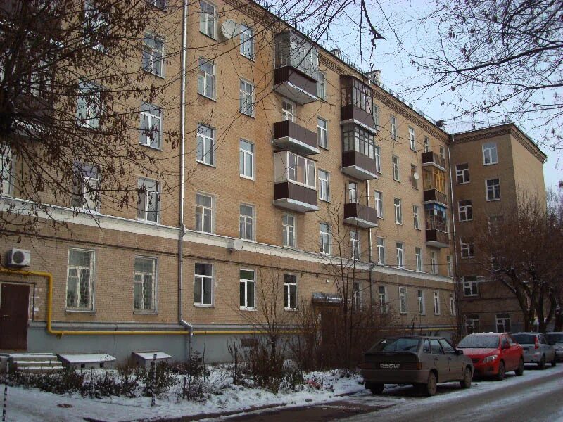 Дом в котором жил василий сталин в казани. Квартира василия сталина в москве. Где жил сталин в казани. Василий сталин в казани дом. Василий сталин в казани дом.