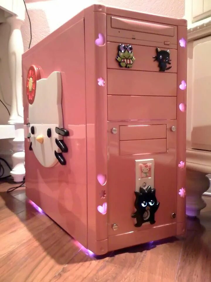 Компьютер hello kitty. Системный блок с хеллоу китти. пк блок хеллоу китти. системный блок розовый с хелло китти. корпус пк hello kitty.