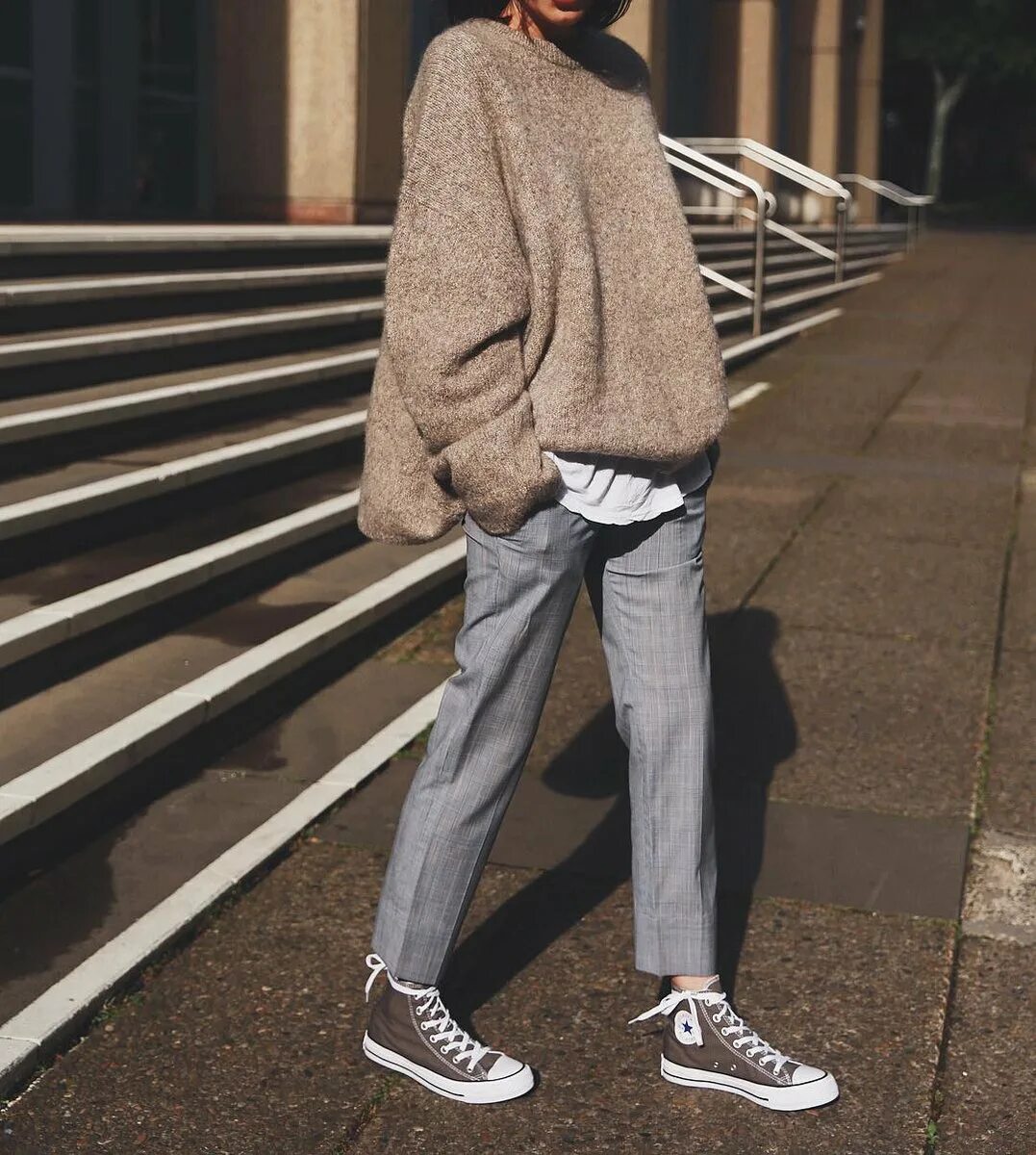 Streetwear style одежда мужская худи. Стиль пацана в одежде оверсайз. Парни в оверсайз. Мужской оверсайз стрит стайл. Стиль одежды мужской рвер сайз.