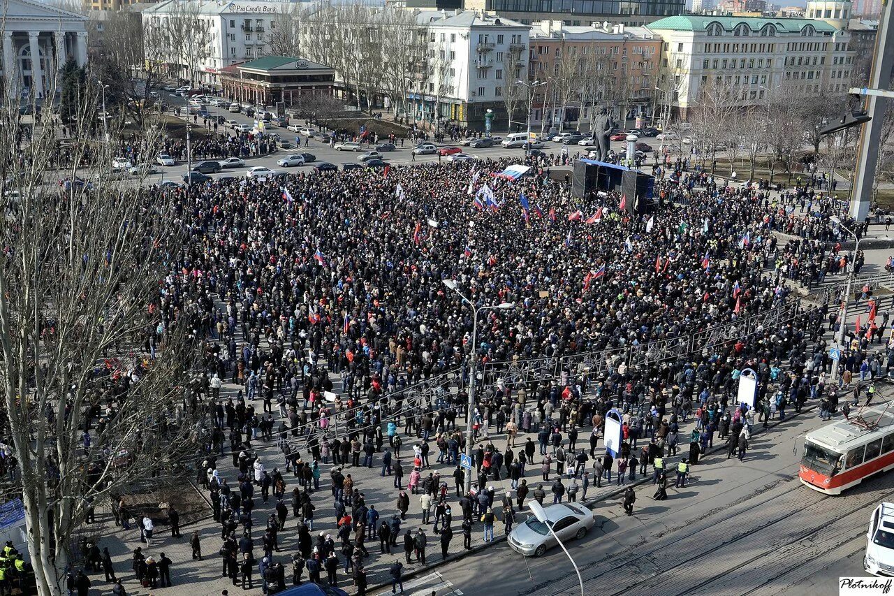 Протесты в Донецке 2014. Площади Ленина Донецк апрель 2014 Украина. Донецк март 2014.