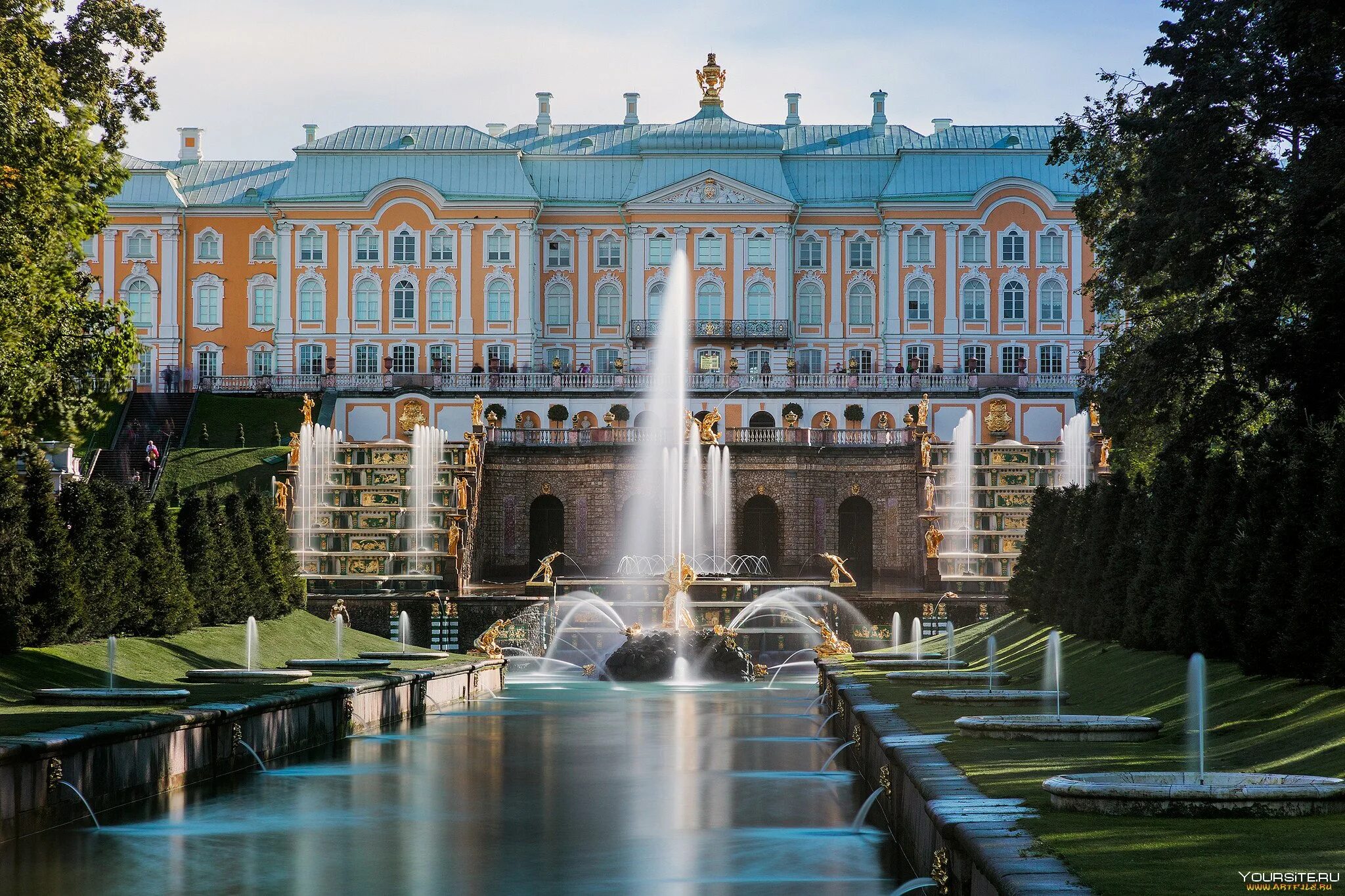 Гмз петергоф. Петергофский дворец в санкт-петербурге. государственный музей-заповедник петергоф, петергоф, разводная улица. достопримечательности санкт-петербурга большой петергофский дворец. площадь дворца в петергофе.