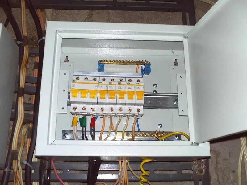 Сборка автоматов в квартире