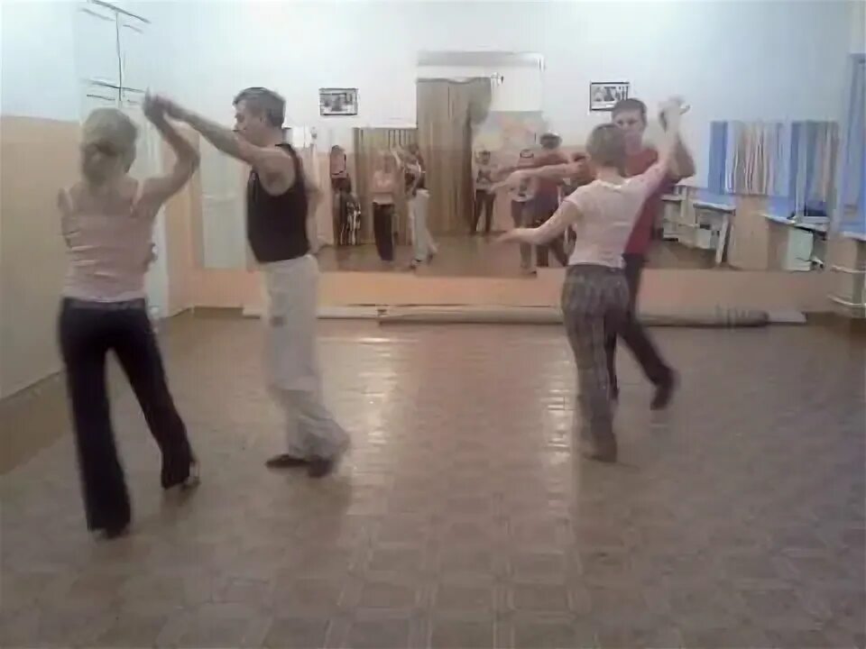 Танец для начинающих урок 1. Румба танец для начинающих. Связки Румба для начинающих. Балкарские танцы для начинающих. Подольск танцы для начинающих взрослых мужчин видео.