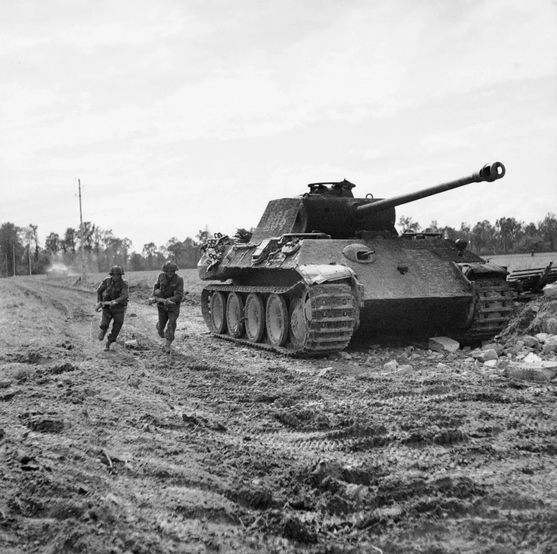 Stug iii ausf f 1942. Танк pz 4 g. Pz iv 1941. Т-4 танк. Renault d-2.