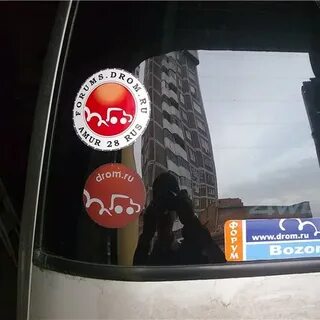 Круглая наклейка на авто