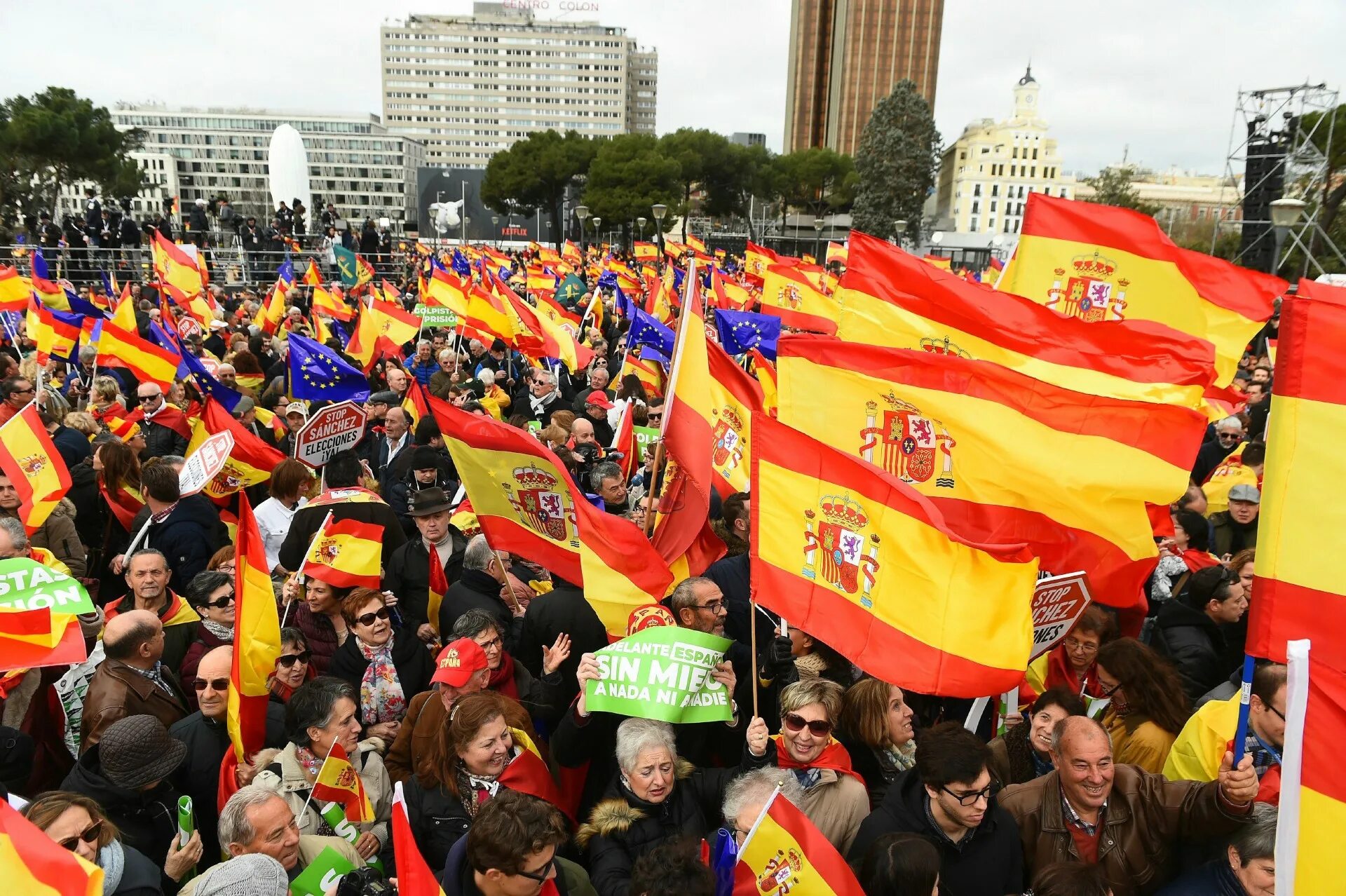 Красный арлекин книги по порядку. Spanish power. Испанский национализм. Spanish power. Красный арлекин книги по порядку.