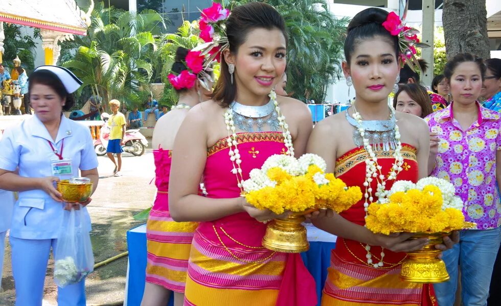 К какой расе относятся жители тайланда. Жители Тайланда. Тайцы Тайланд. Тайланд местные жители. Население Тайланда.