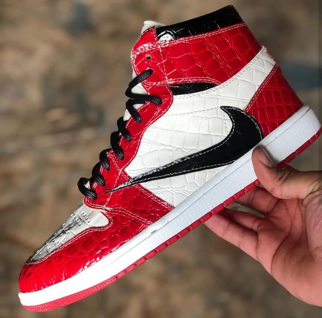 Nike Air Jordan 1 Travis Scott Chicago. Nike Air Jordan 1 коллаборация. Nike Air Jordan 1 паль. Перевернутые найк