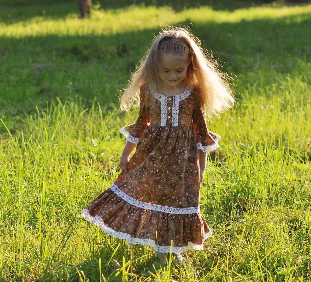 Деревенское платье. Платье для девочки в деревенском стиле. Детское платье в деревенском стиле. Детские платья бохо. Платье для девочки в стиле бохо.