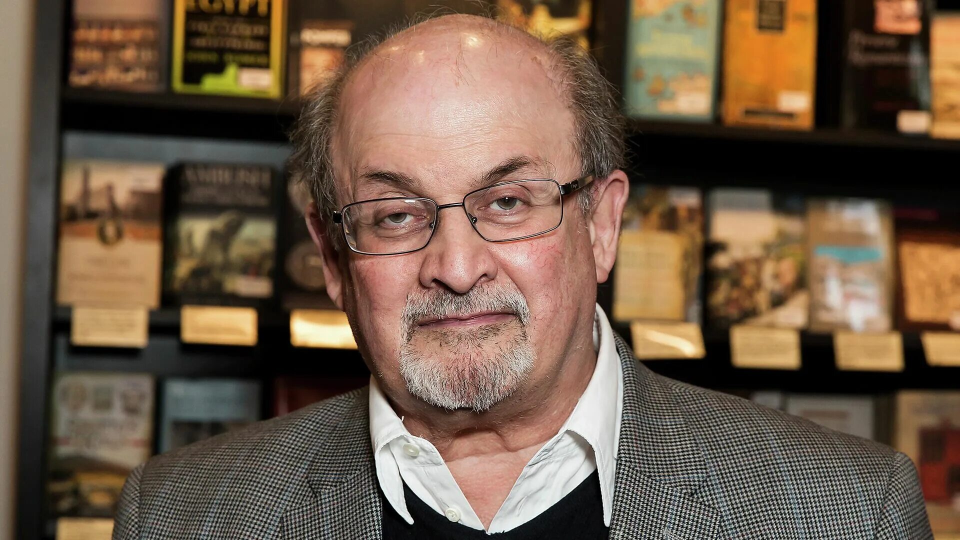 Салман рушди нападение. Salman Rushdie. Салман Рушди британский писатель. Салман Рушди Нью Йорке. Салман Рушди 2023.