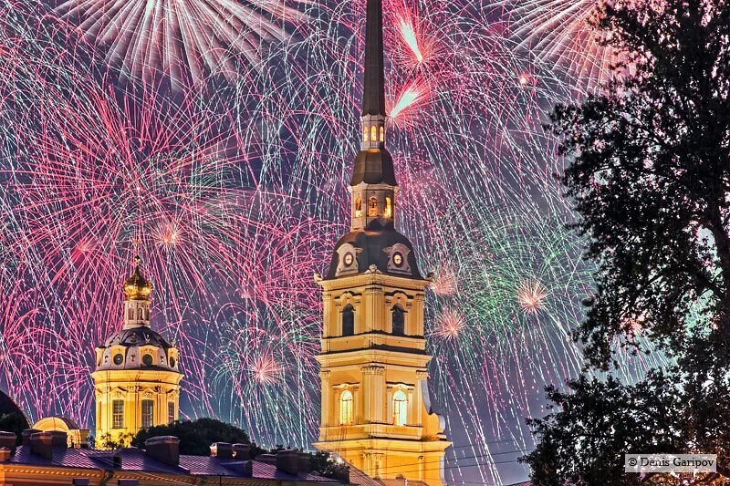 Празднование дня города в санкт петербурге. Петропавловская крепость салют. салют победы санкт-петербург. салют победы в спб. новогодняя петропавловская крепость.