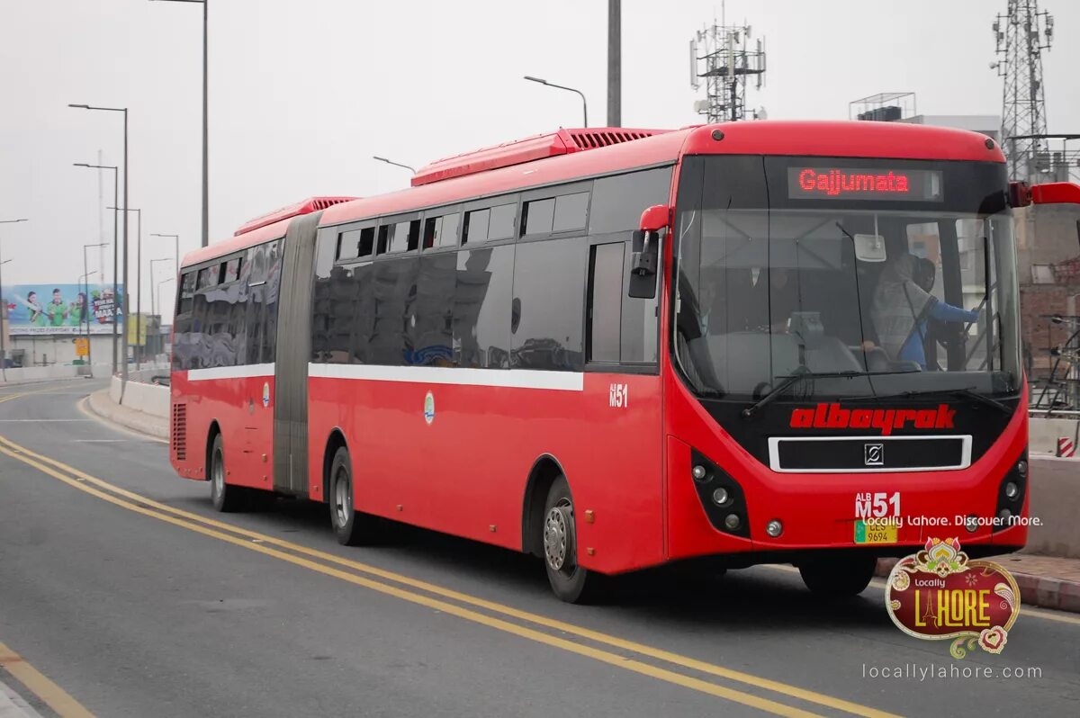 Метро автобус казань. Метро автобус. Автобус Metro. Metrobus Georgia автобус. Лахорский метробус.