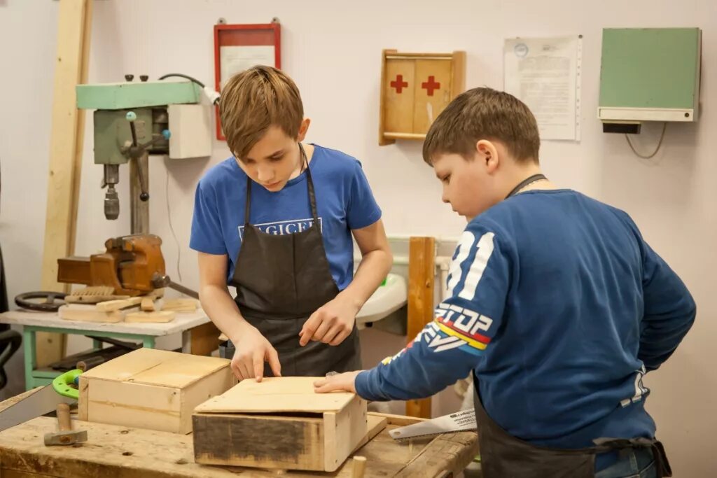Неделя технологии мальчики. Конкурс детского рисунка. Творческий проект. Мастер-классы по рукоделию для детей. Столярное дело в школе.