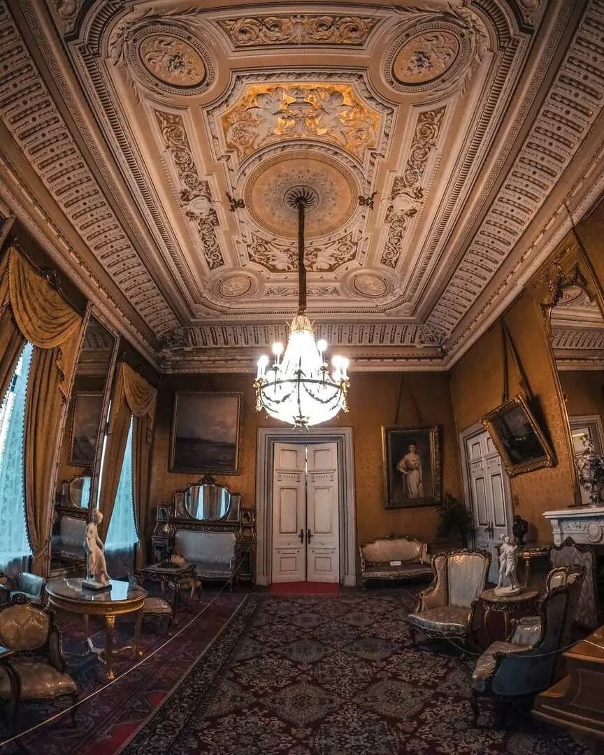 дворец великого князя владимира александровича, санкт-петербург. дубовый зал во дворце великого князя владимира александровича. дворец великого князя владимира александровича, санкт-петербург. дворец великого князя владимира александровича дворцовая наб. дворец князя владимира спб.