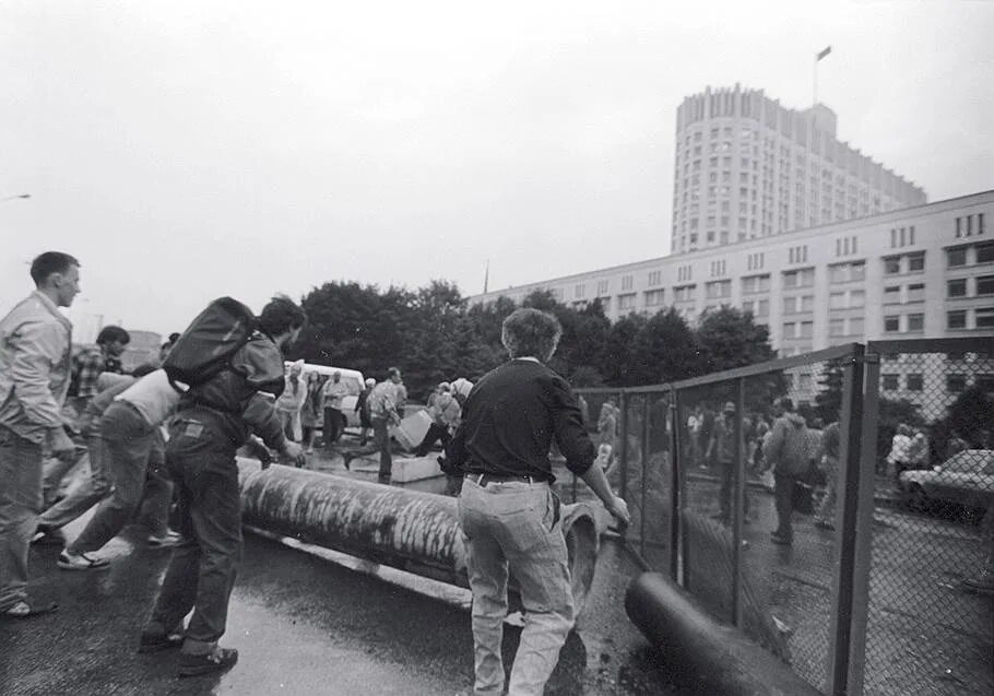 Августовский путч 1991. Белый дом 1991 год августовский путч. Августовский путч 1991 Останкино. ГКЧП август 1991.