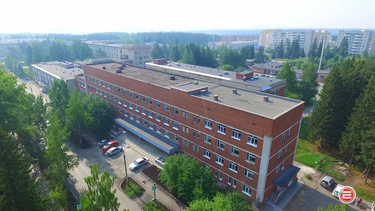 Ревдинская городская больница ревда. Гбуз со ревда. Детская больница ревда энгельса. Ревда улица олега кошевого. Ревдинская городская больница ревда.
