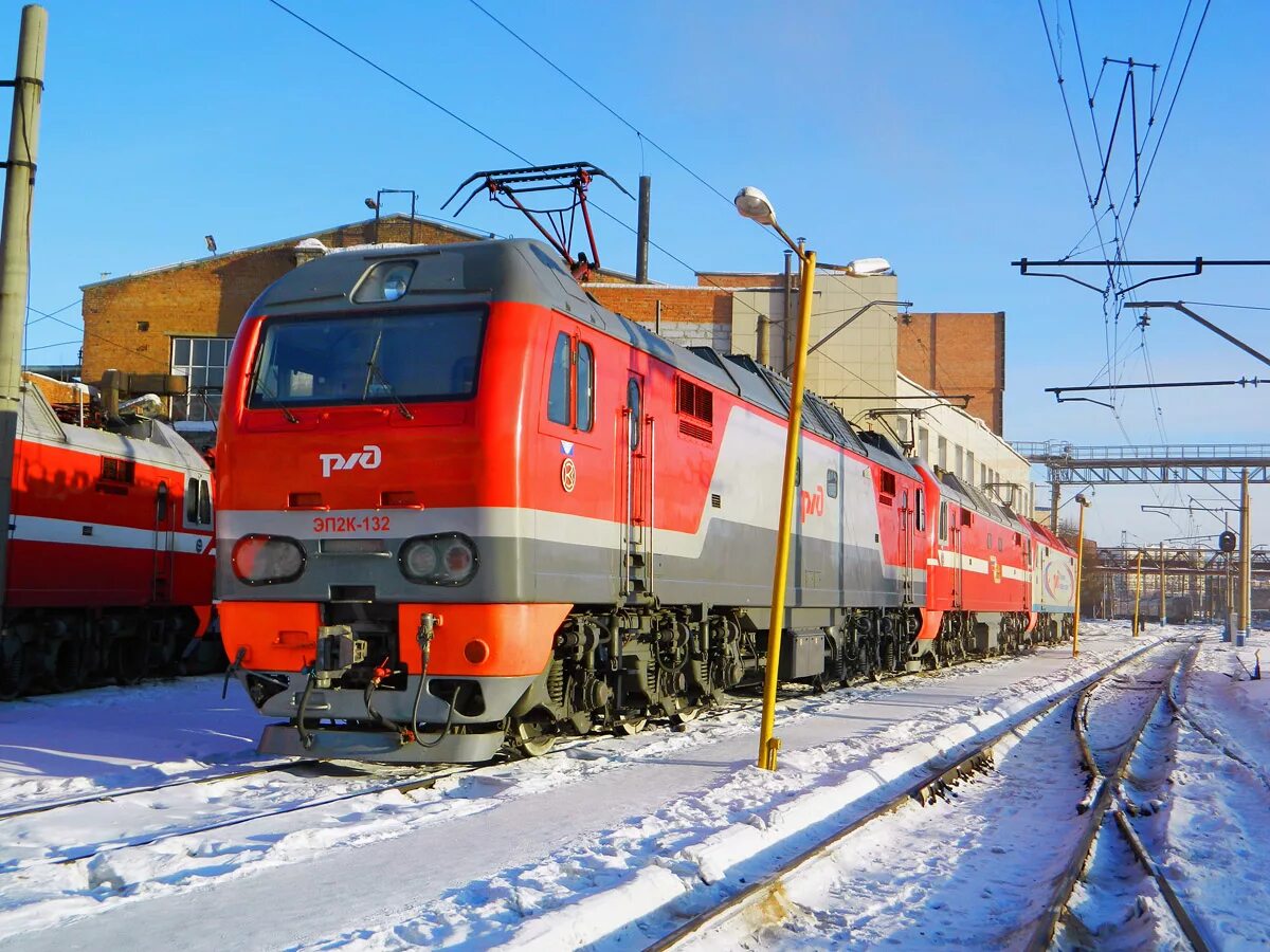 Токоприемник электровоза эп2к. Эп2к 132. Эп2к-040. Эп2к-002. Электровоз эп2к.