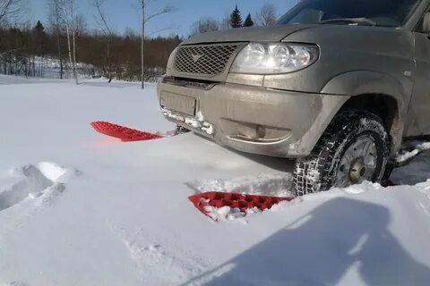 Двигаться по глубокому снегу на грунтовой