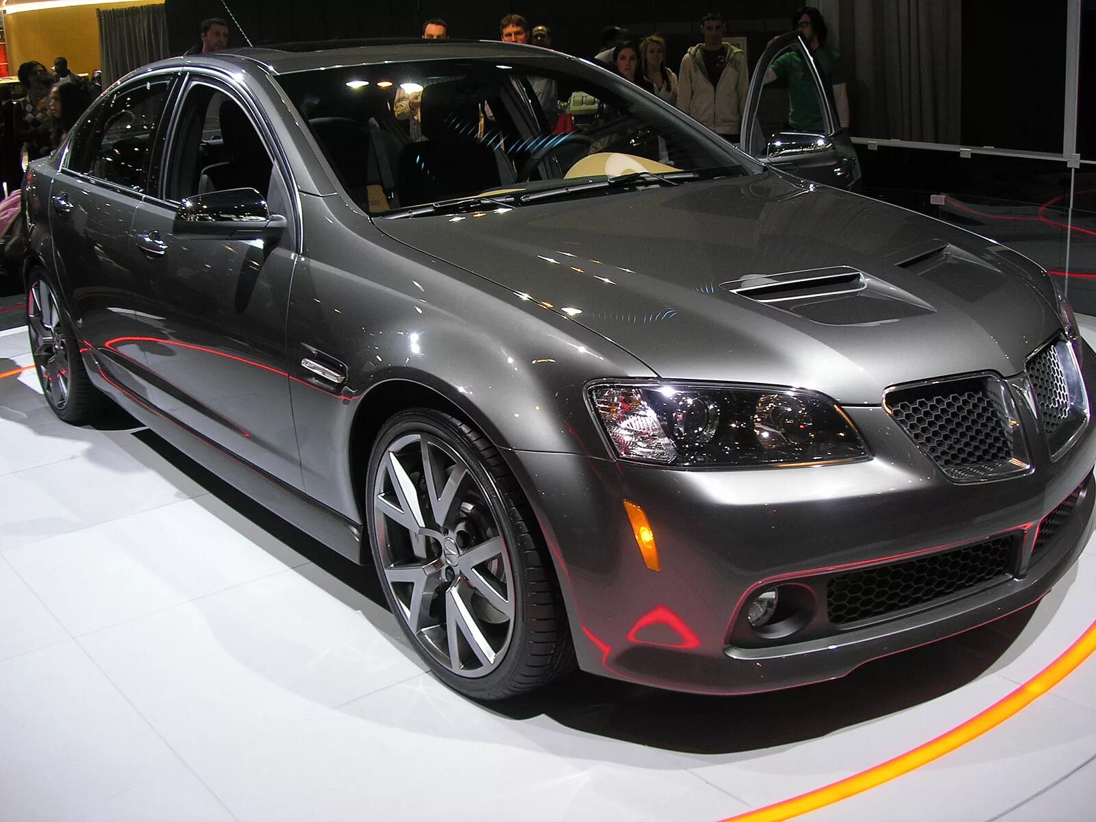 Pontiac g8 универсал. G 8 машина. Понтиак g8. Понтиак g8. G 8 машина.