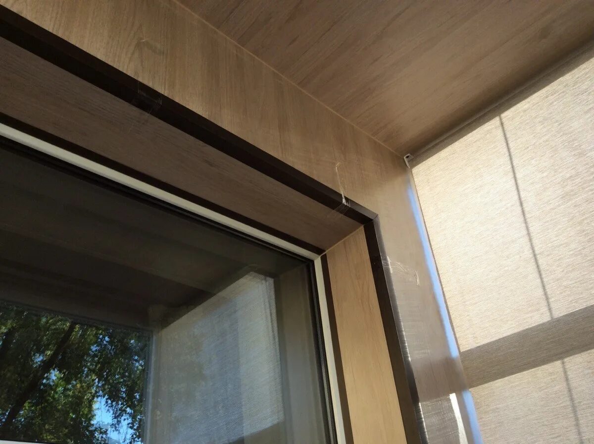 оконные откосы из ламината. отделка окон ламинатом. деревянные откосы в интерьере. отделка окон ламинатом. отделка окон ламинатом.