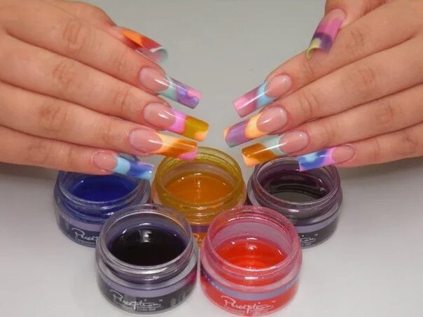 Гель лак для ногтей. Мужская краска для ногтей. Лак essie палитра. Лак для ногтей на прозрачном фоне. Красивый лак для ногтей.