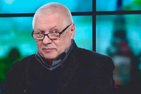 Умерший политолог