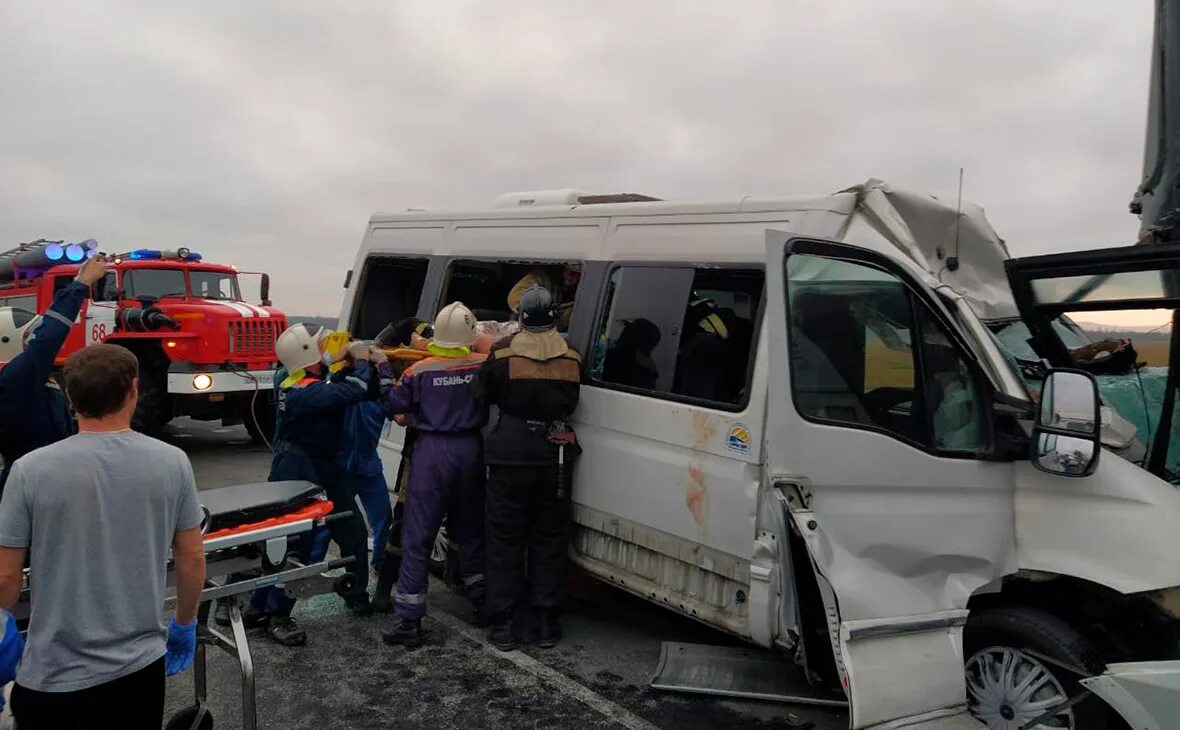 Авария экскурсионного автобуса. Авария автобуса и микроавтобуса.