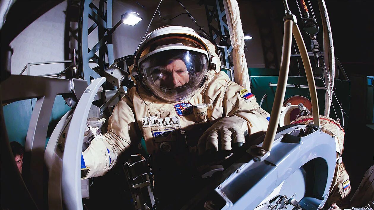 Дырка в союзе. Самая опасная планета в космосе. Марсоход наса curiosity. Пояс астероидов. Самое страшное место в космосе.