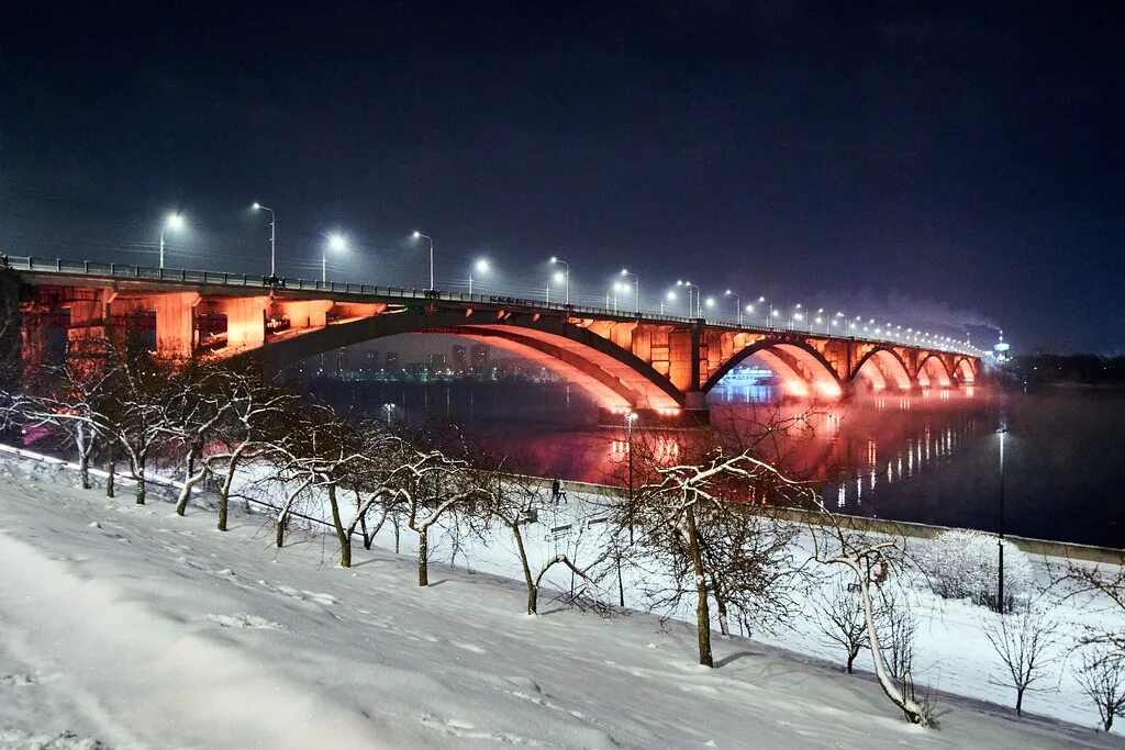 Погулять в красноярске зимой. Коммунальный мост Красноярск. Коммунальный мост Красноярск зима. Коммунальный мост Красноярск зимой. Коммунарка мост Красноярск.