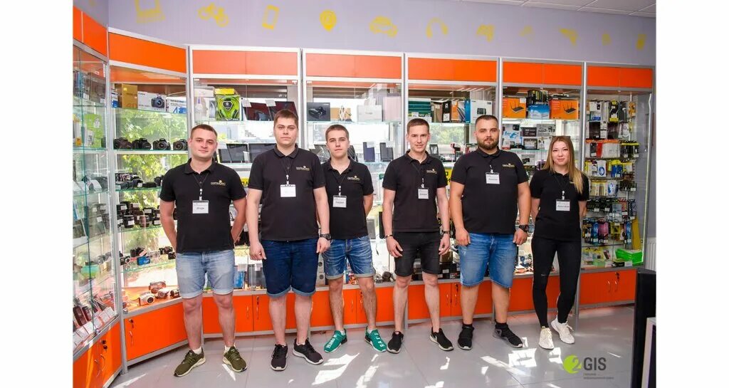 Магазин техник краснодар. Сотрудник магазина техники. Скупка рус Краснодар. Победа в Краснодаре комиссионный Тюляева.