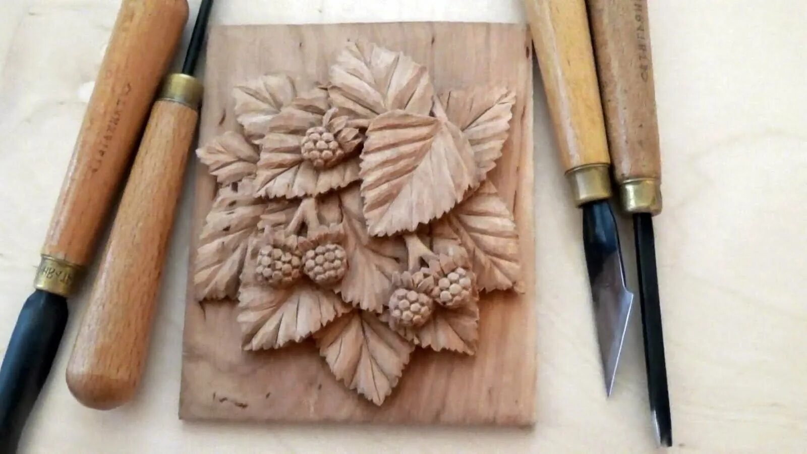 Работы по резьбе по дереву. Резьба Татьянка - tatianka Woodcarving. Резьба по дереву Татьянка для начинающих. Плоскорельефная резьба по дереву Татьянка. Рисунки для резьбы по дереву Татьянка.