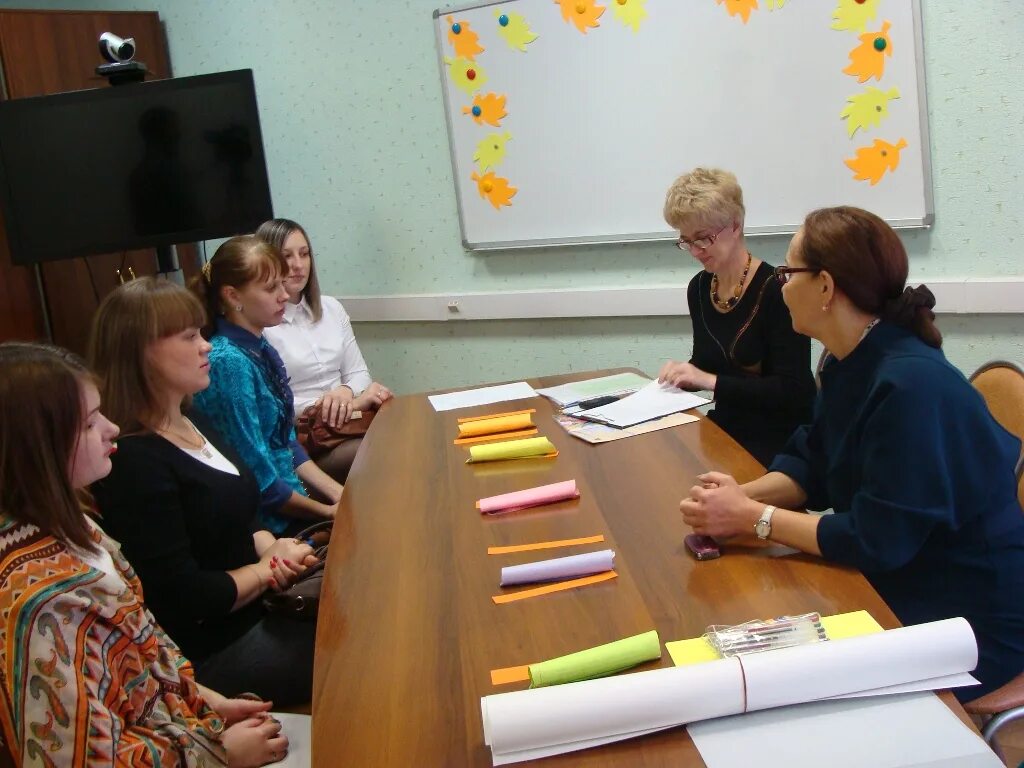 Директор 16 школы в осинниках. Администрация г. Пенсионного фонда городе осинники. Начальник управления образования осинники миллер. Управление осинники.