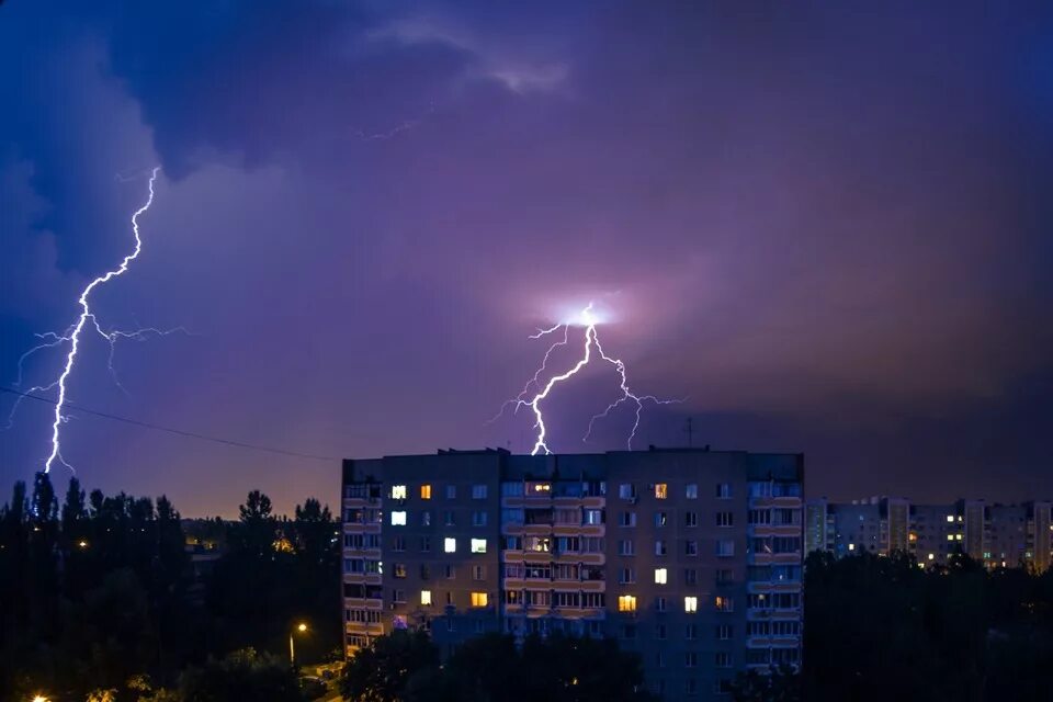 Гомель гроза. Гроза в Гомеле вчера. Гроза 20. Гомель гроза перед рассветом.